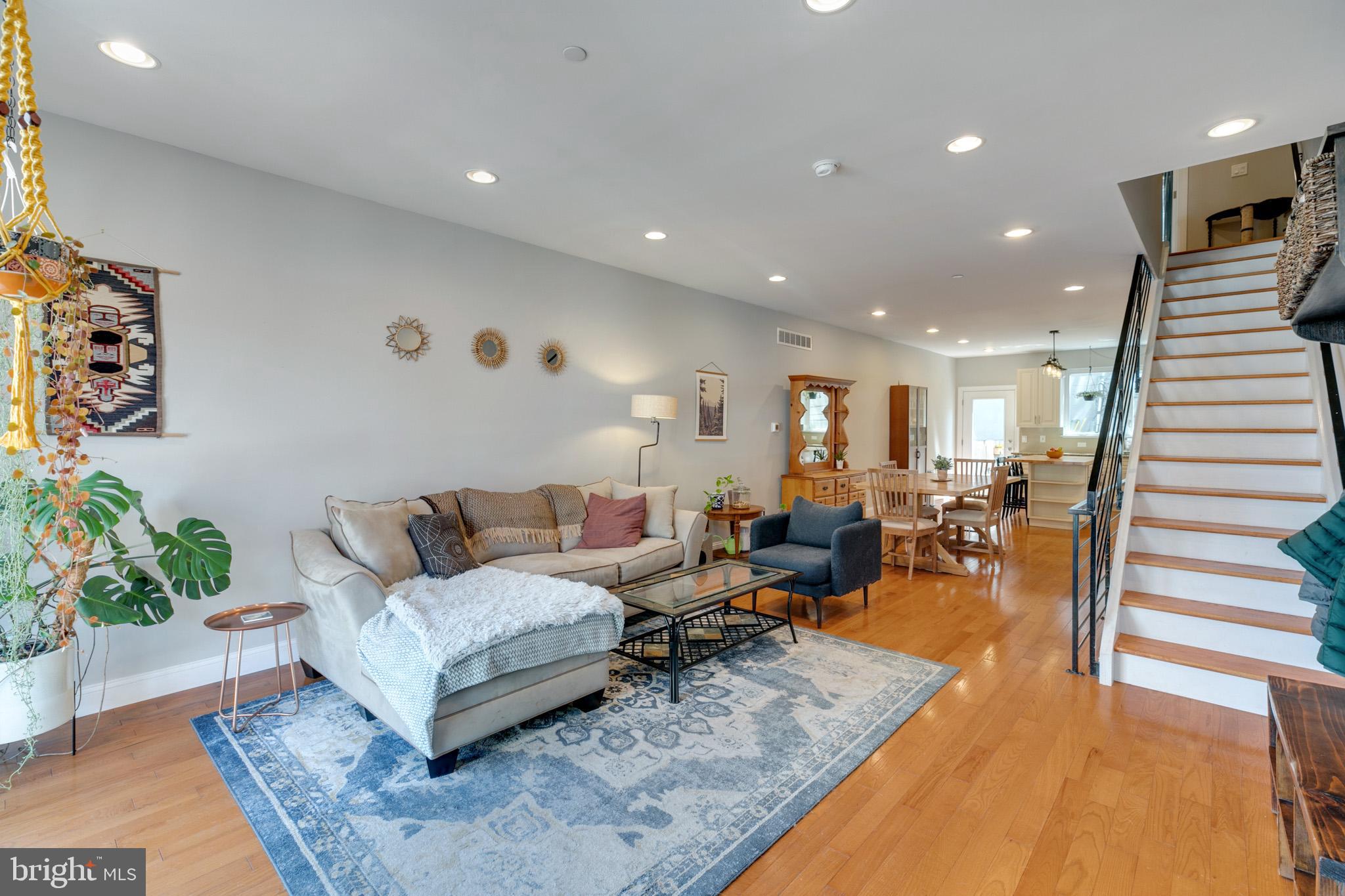 POINT BREEZE - Residential