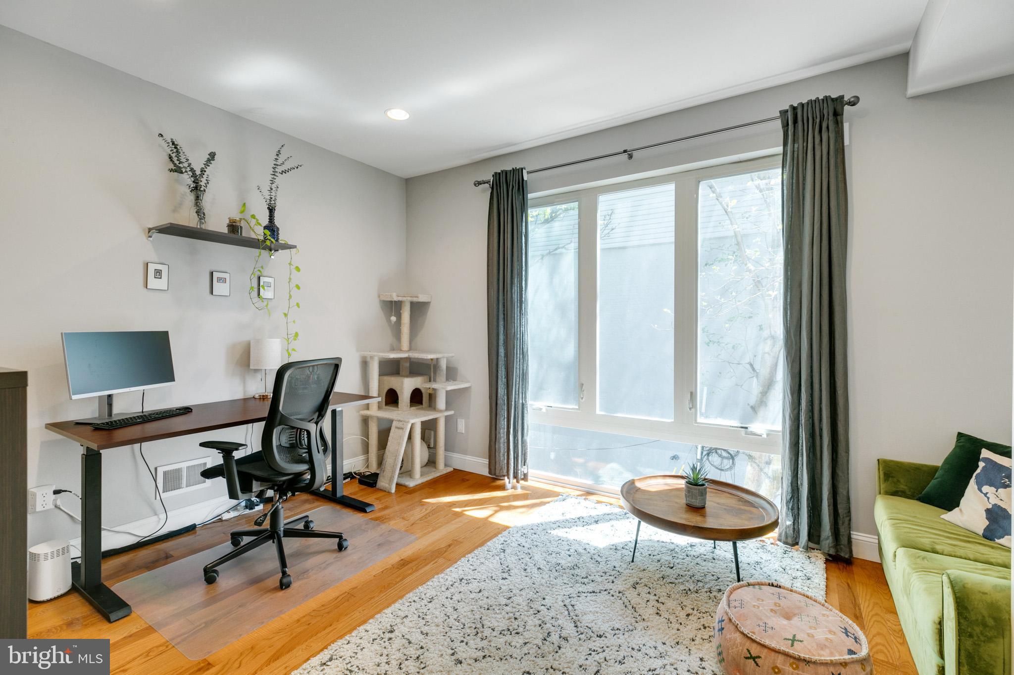 POINT BREEZE - Residential