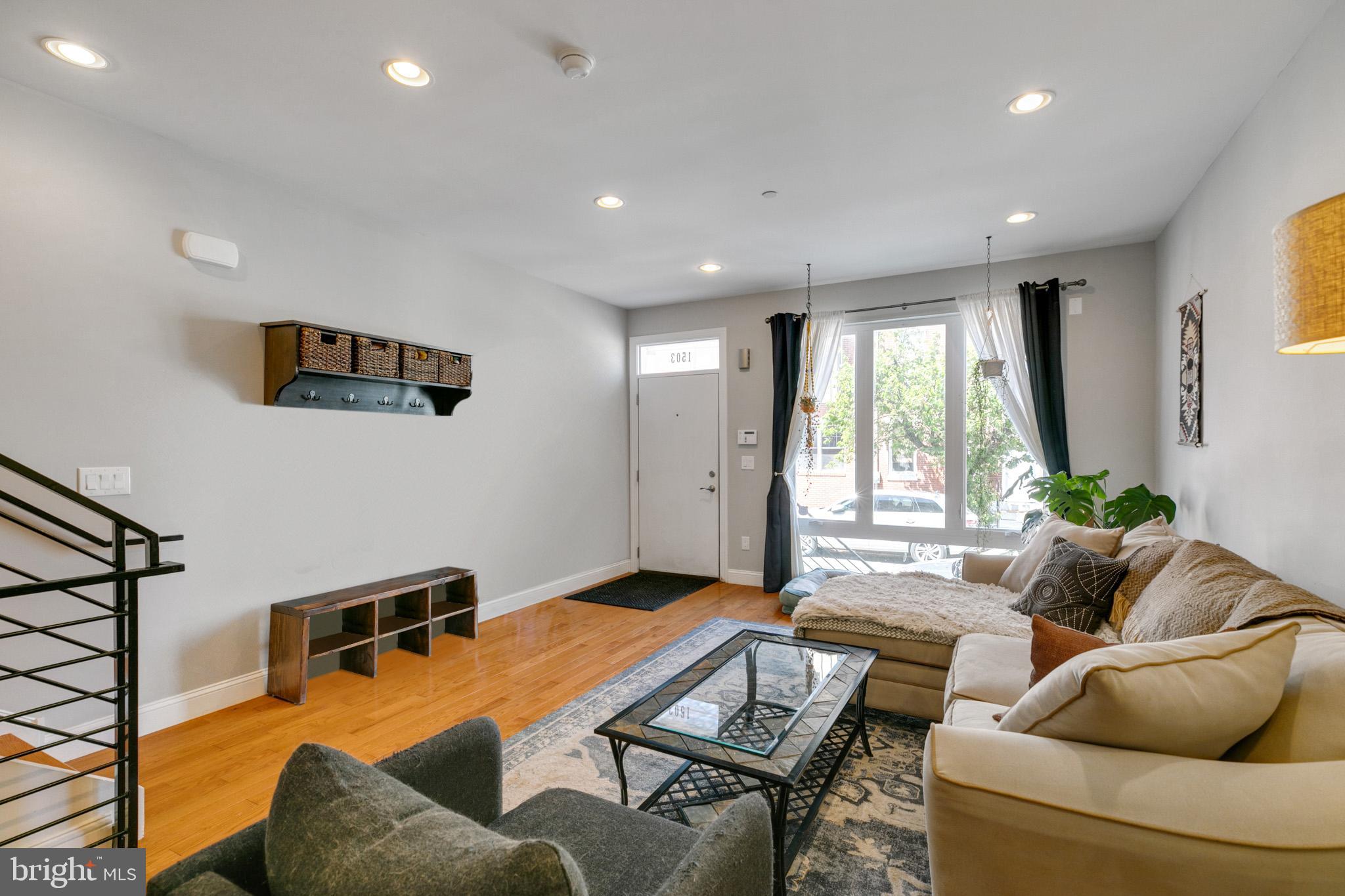 POINT BREEZE - Residential