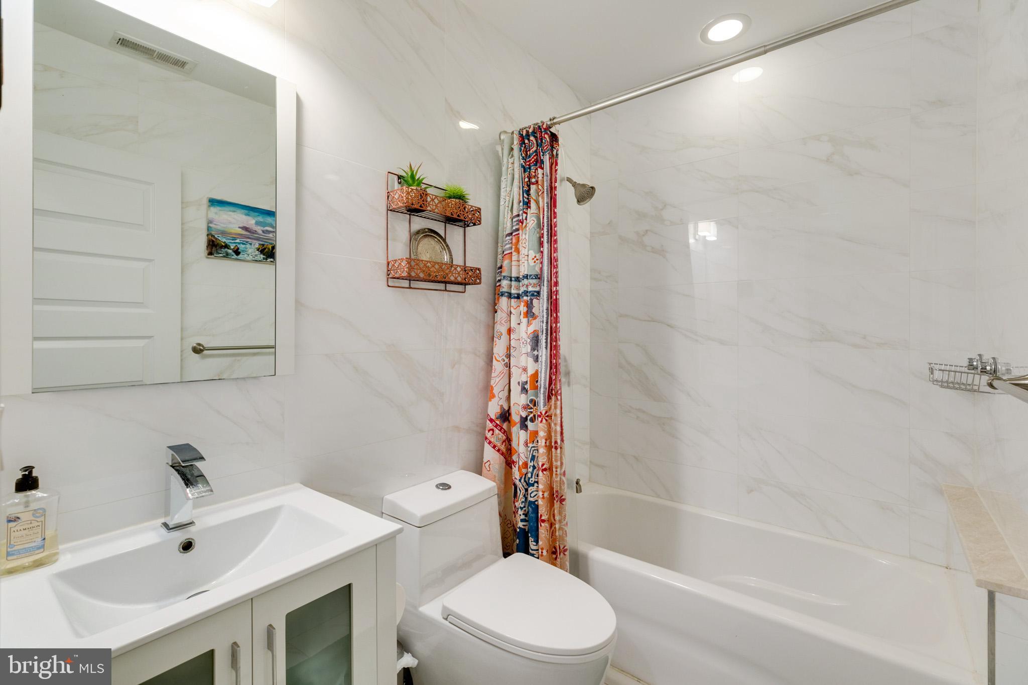 POINT BREEZE - Residential