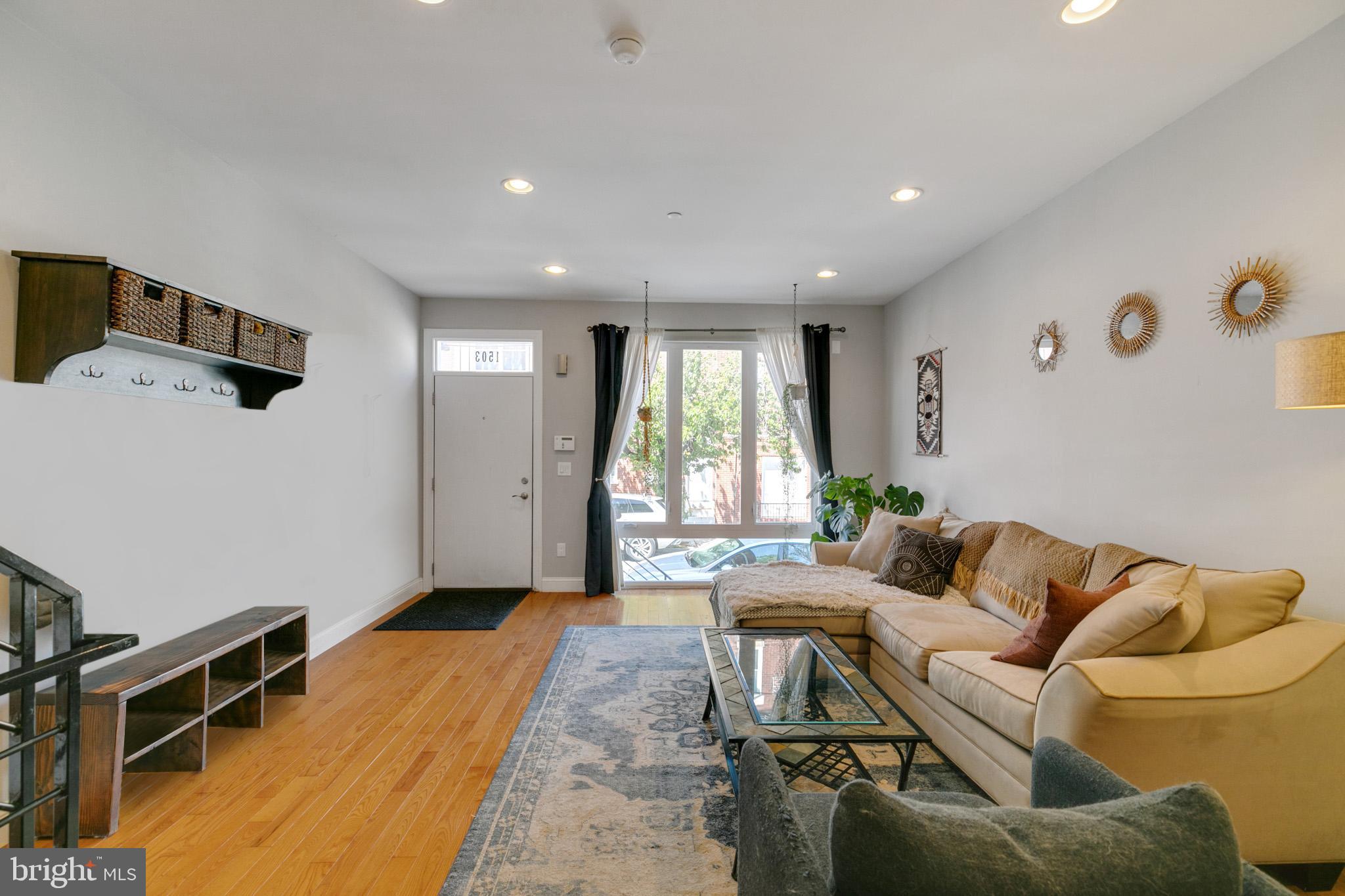 POINT BREEZE - Residential