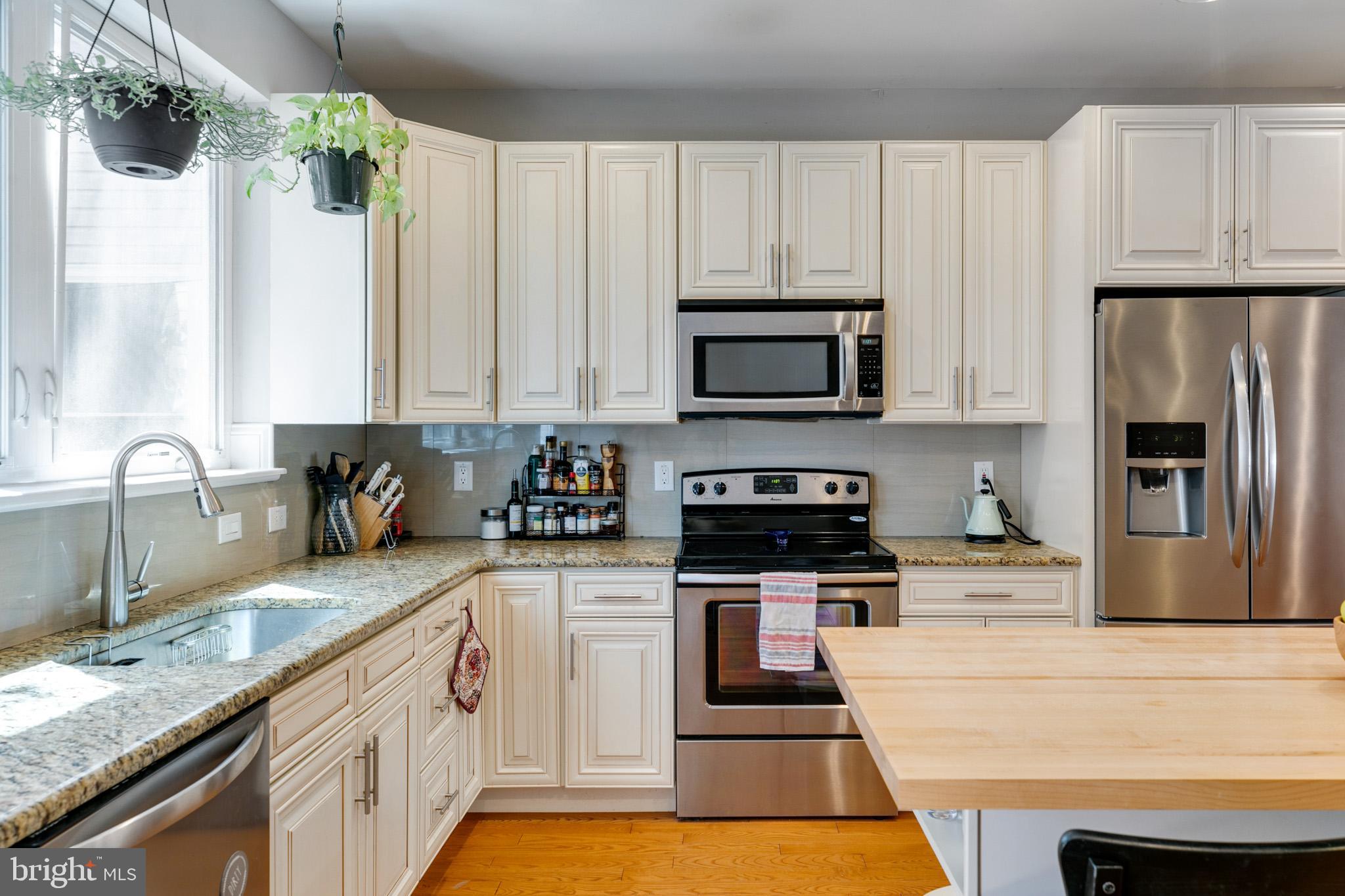 POINT BREEZE - Residential