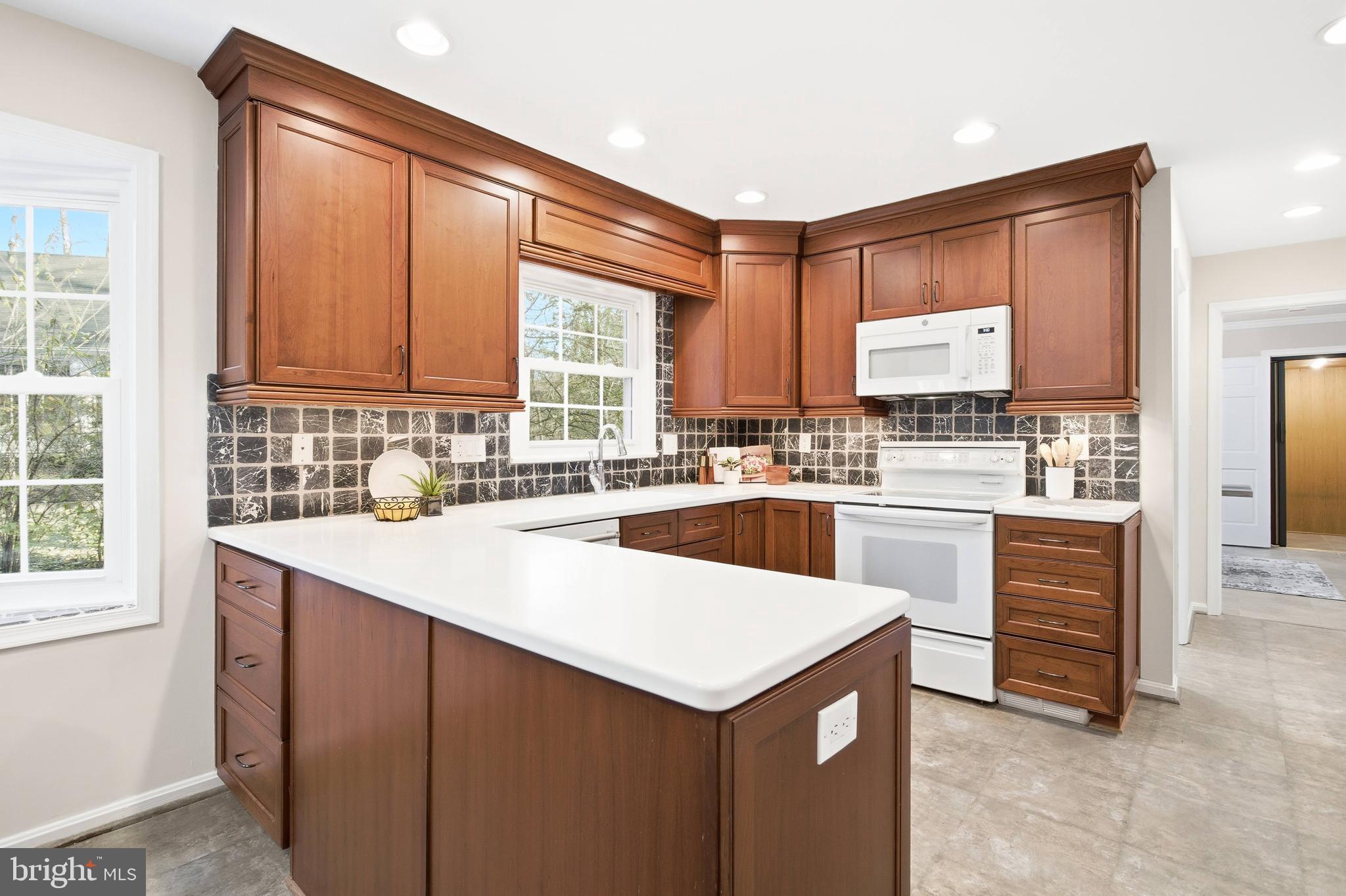 GEORGE MASON FOREST - Residential