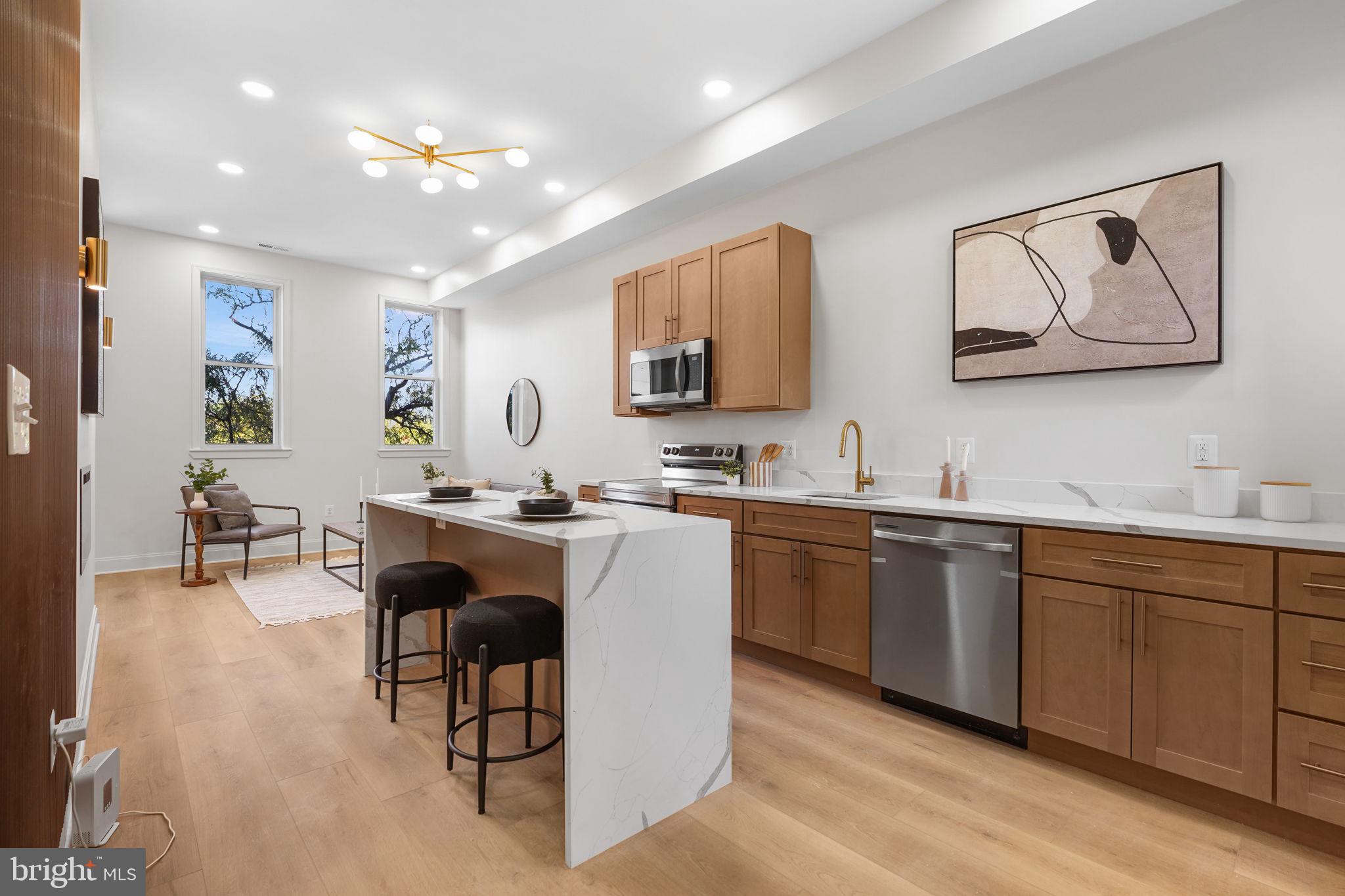 1507 W MULBERRY STREET