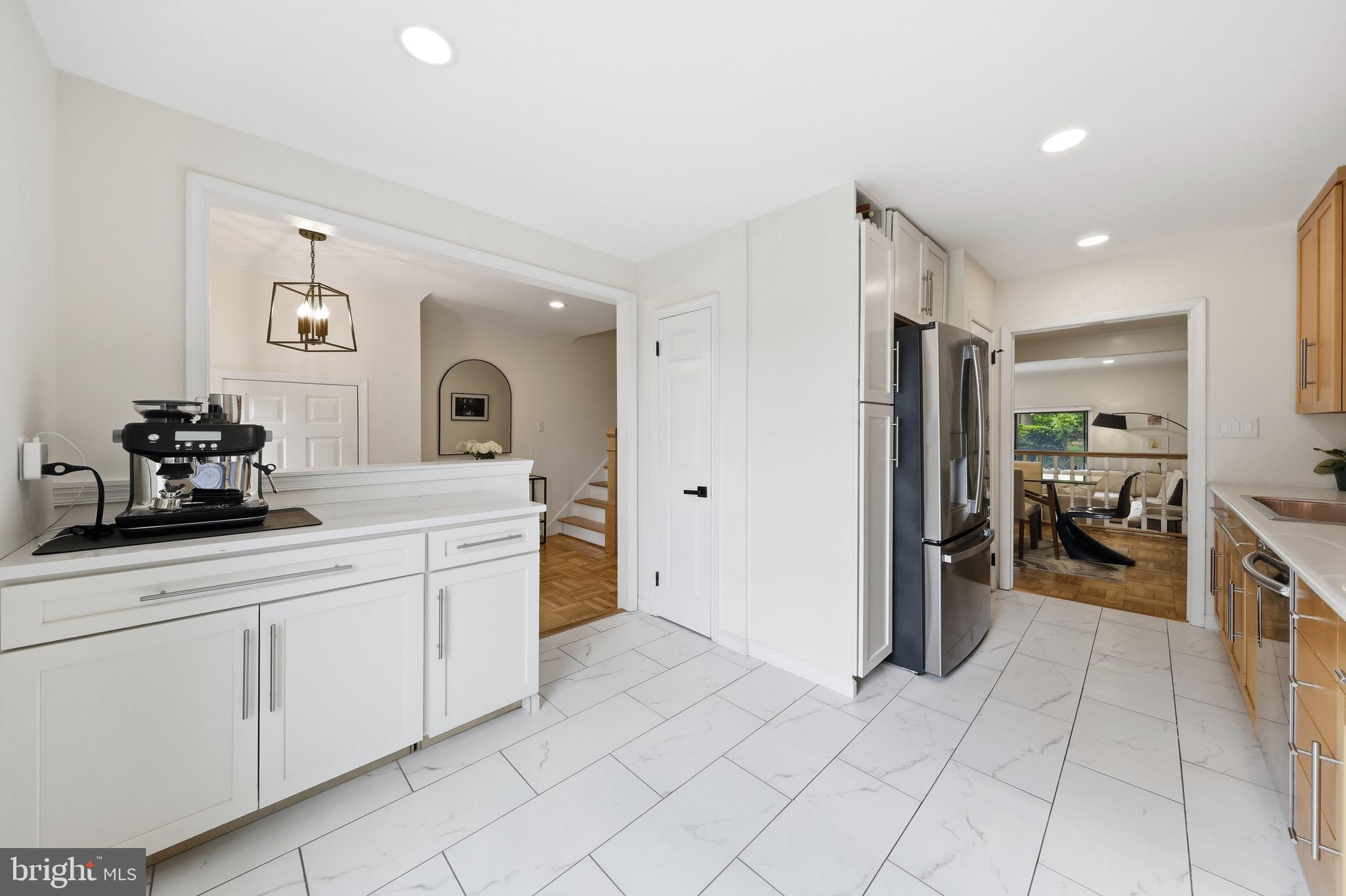 633 E MAIN STREET B2