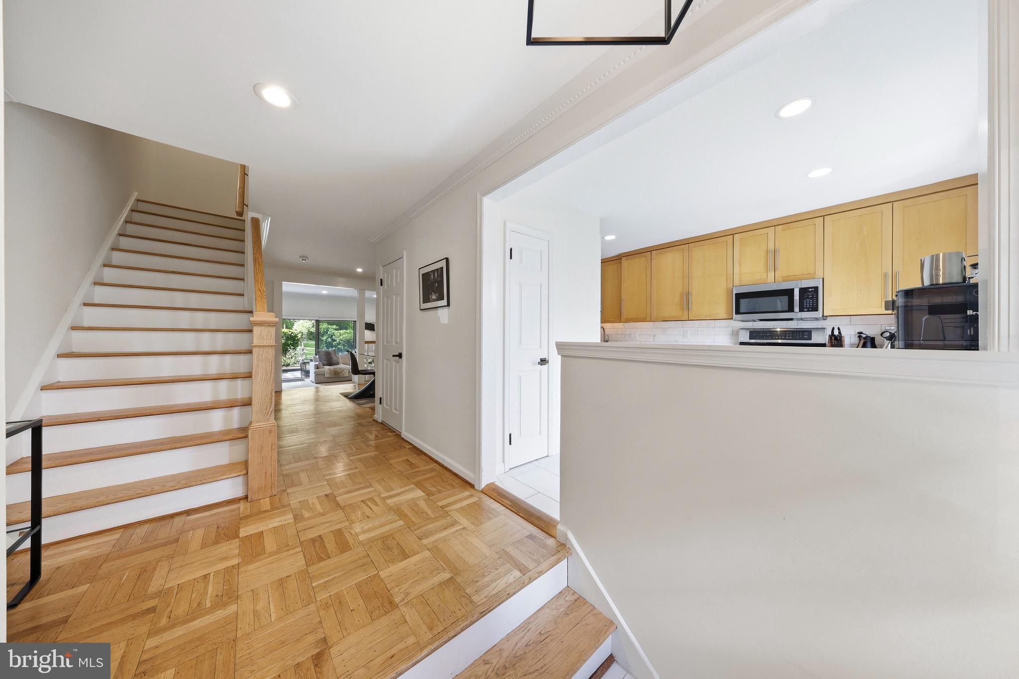 633 E MAIN STREET B2