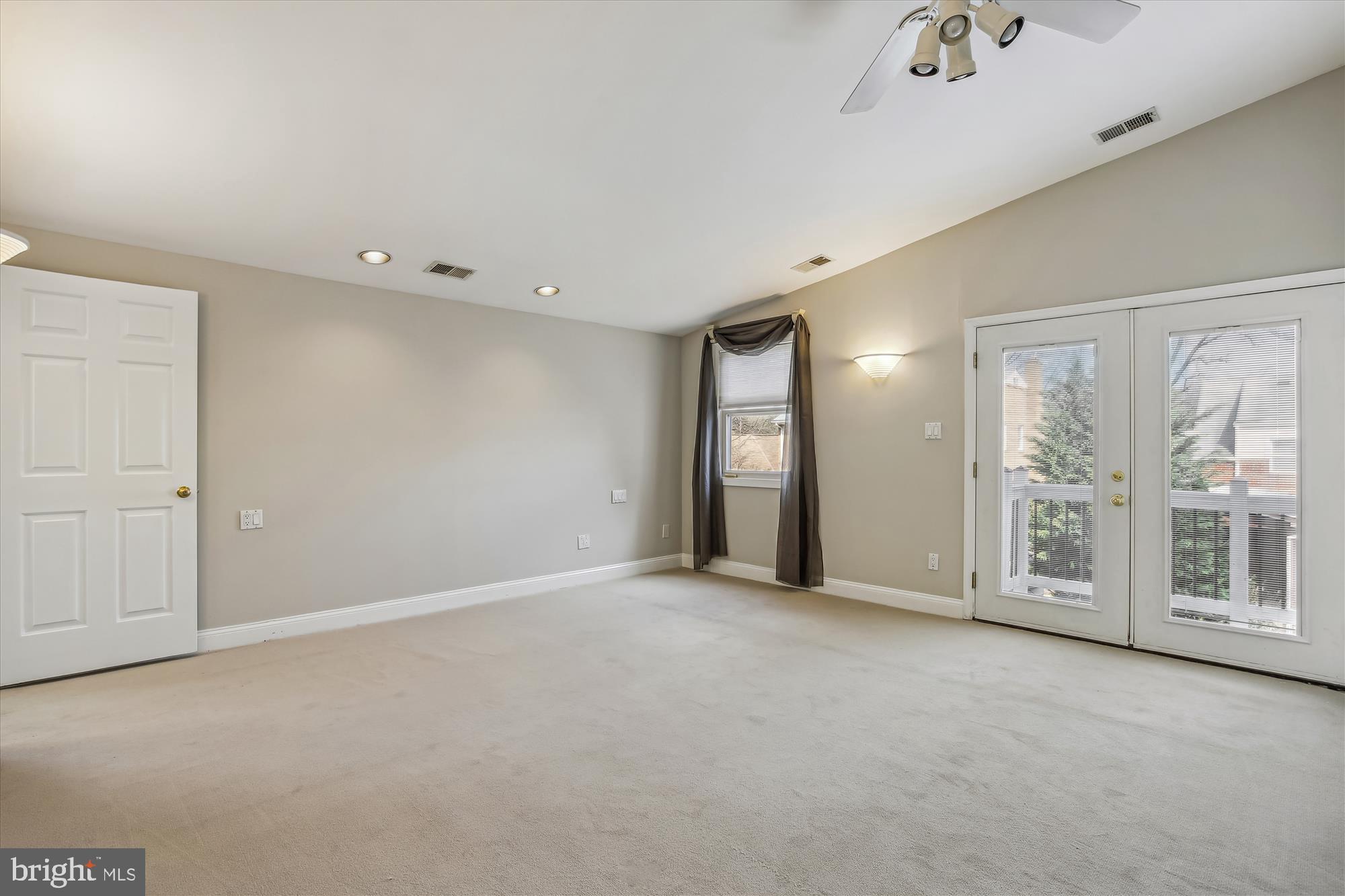 LYON PARK - Residential