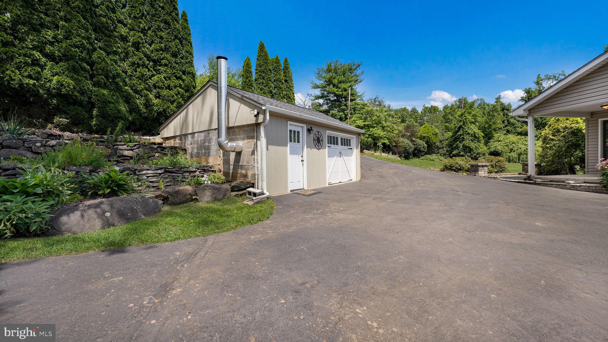 652 MINE ROAD
