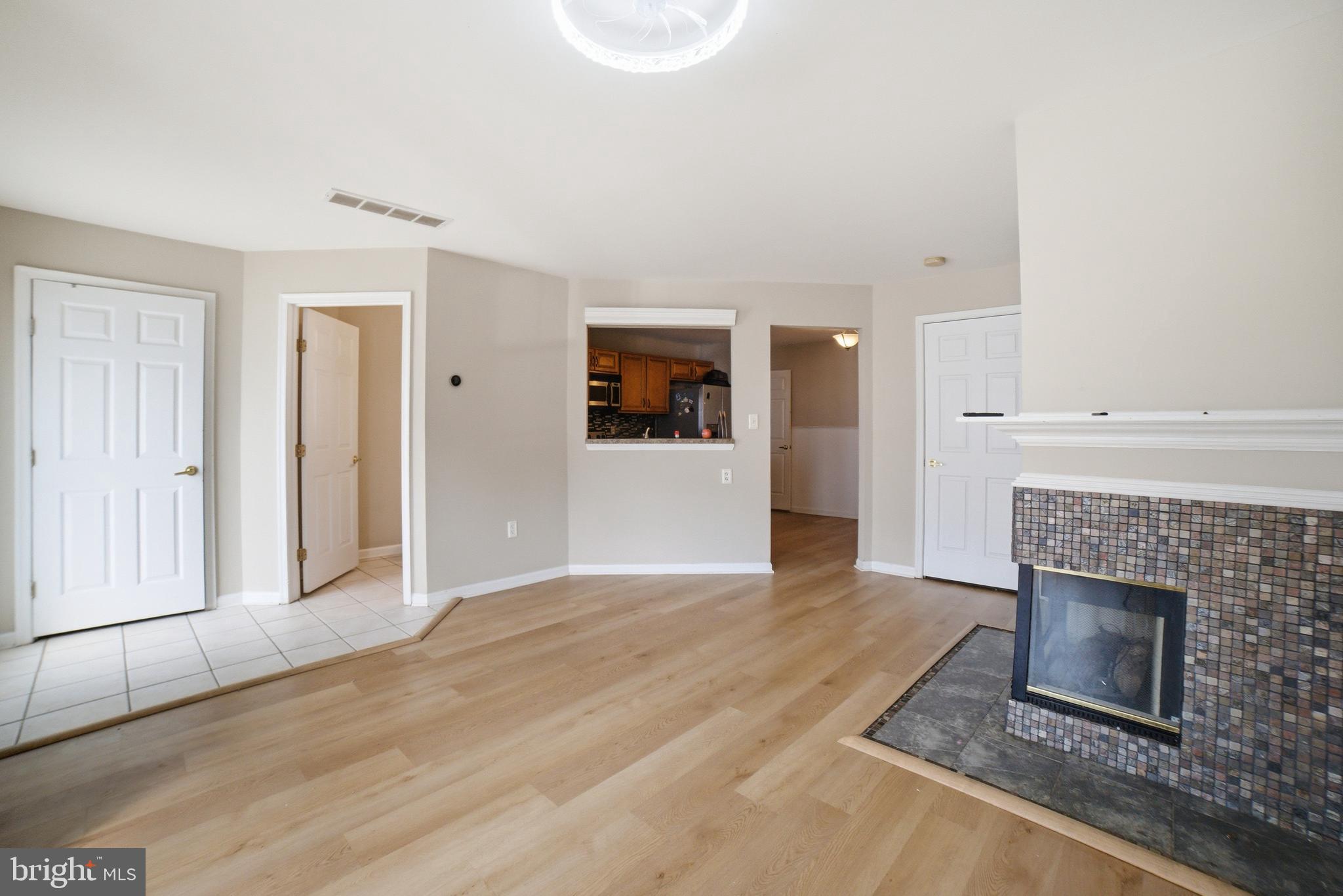 GABLES AT GUNSTON - Residential