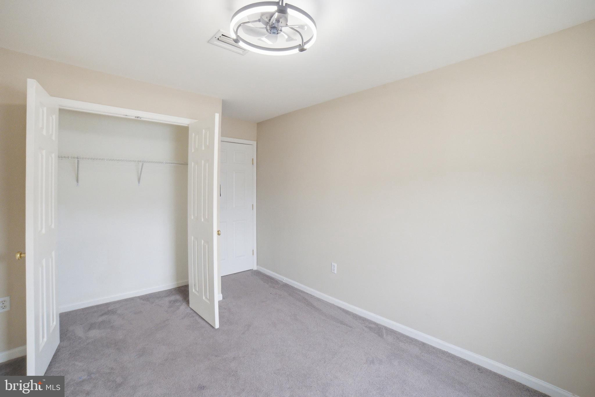 GABLES AT GUNSTON - Residential