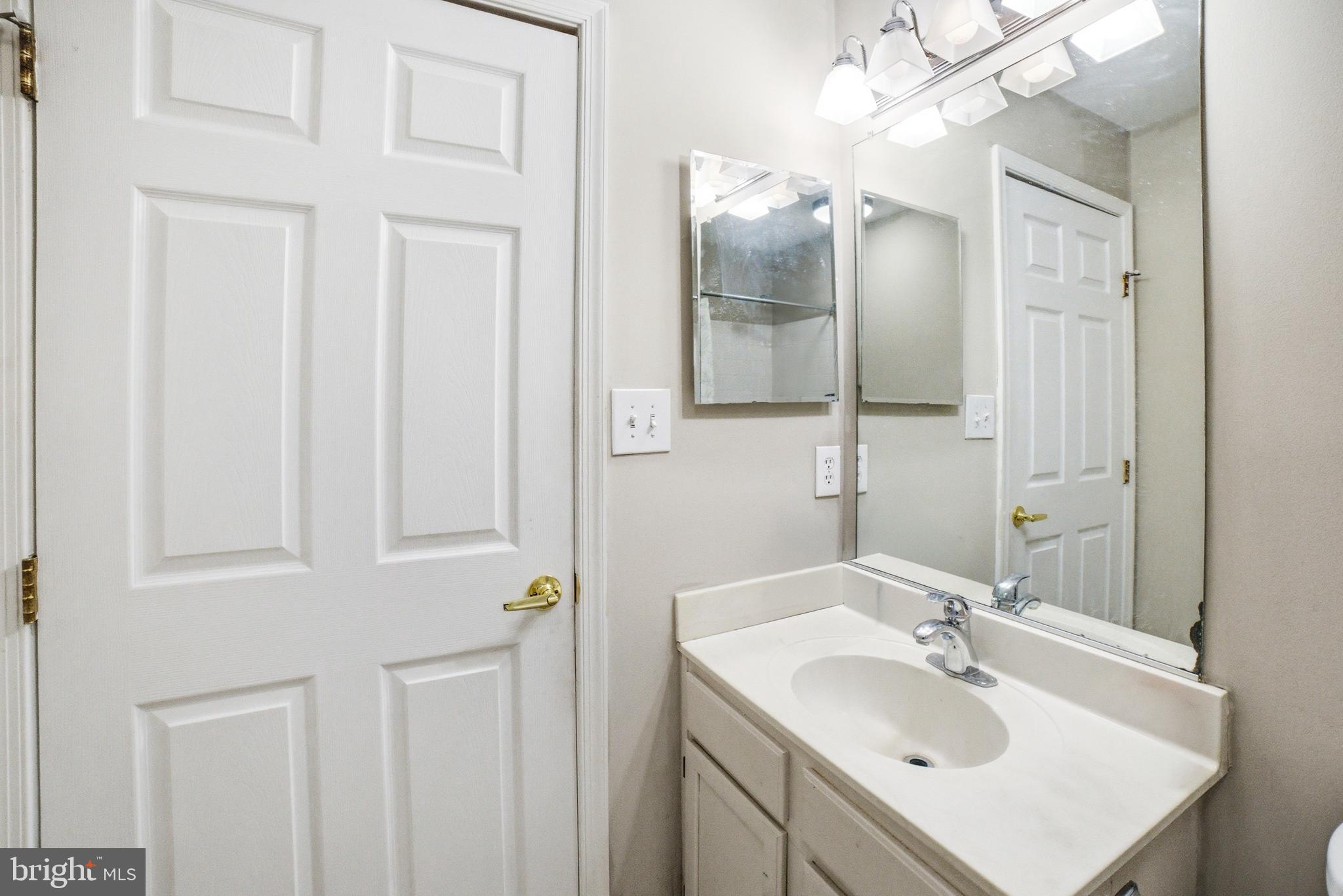 GABLES AT GUNSTON - Residential