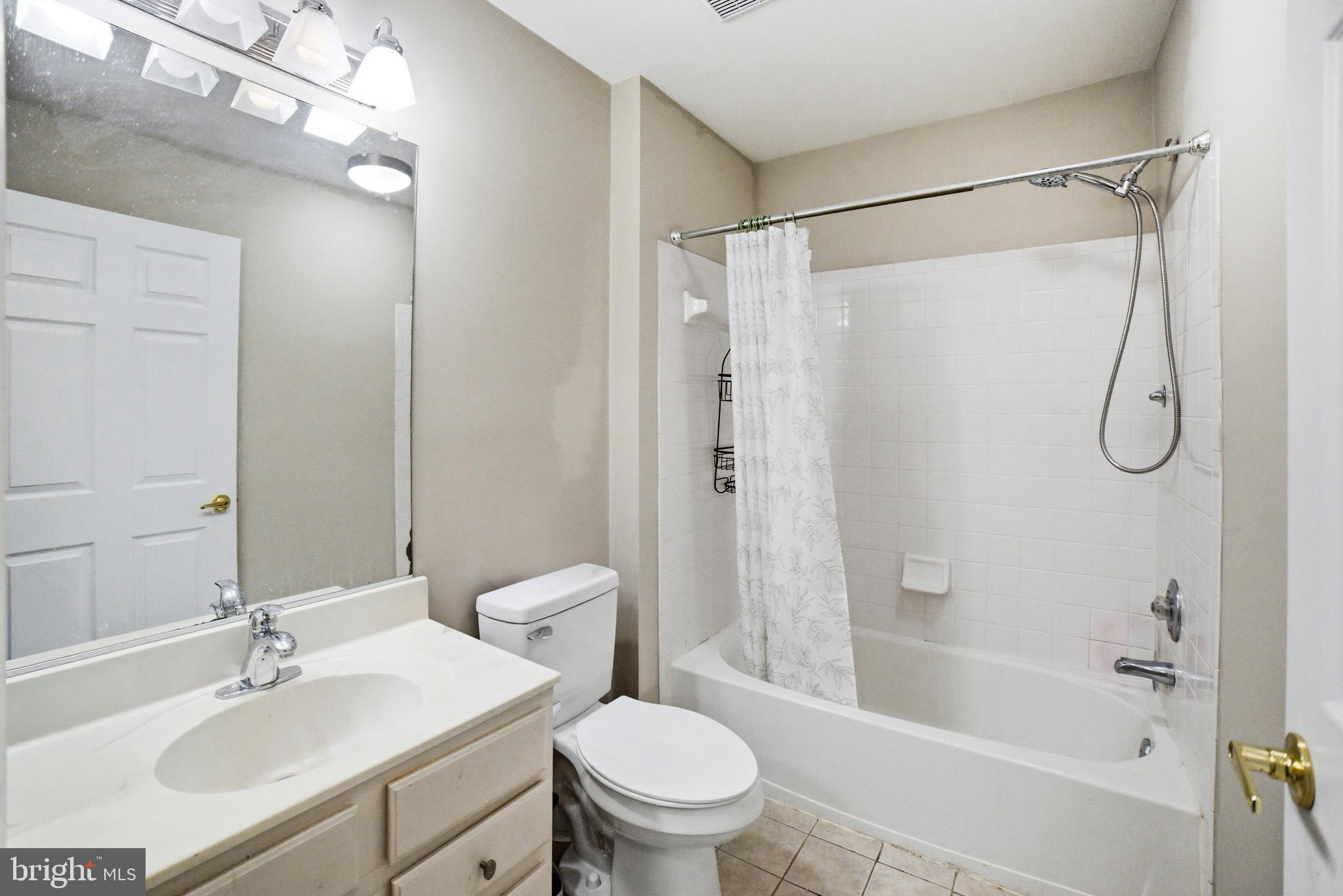 GABLES AT GUNSTON - Residential