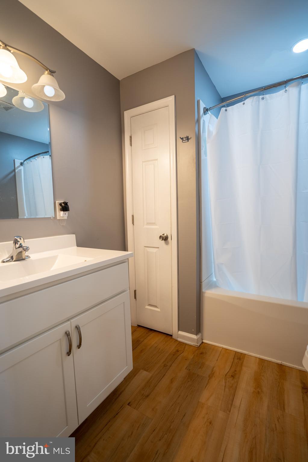 CHESTNUT GROVE - Residential