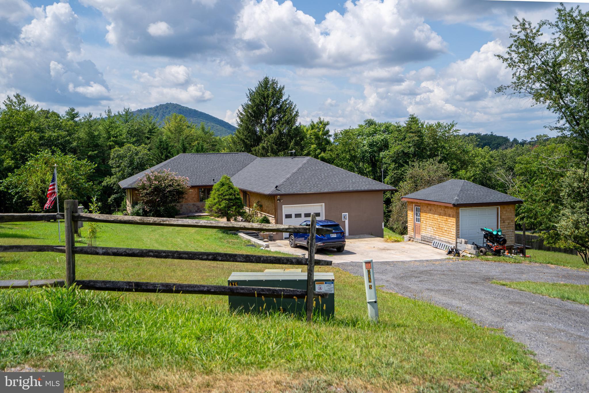 CHESTNUT GROVE - Residential