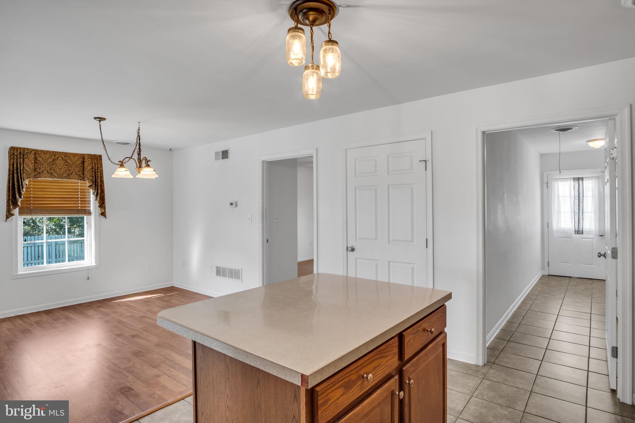 MEETING HOUSE HEIGHTS - Residential