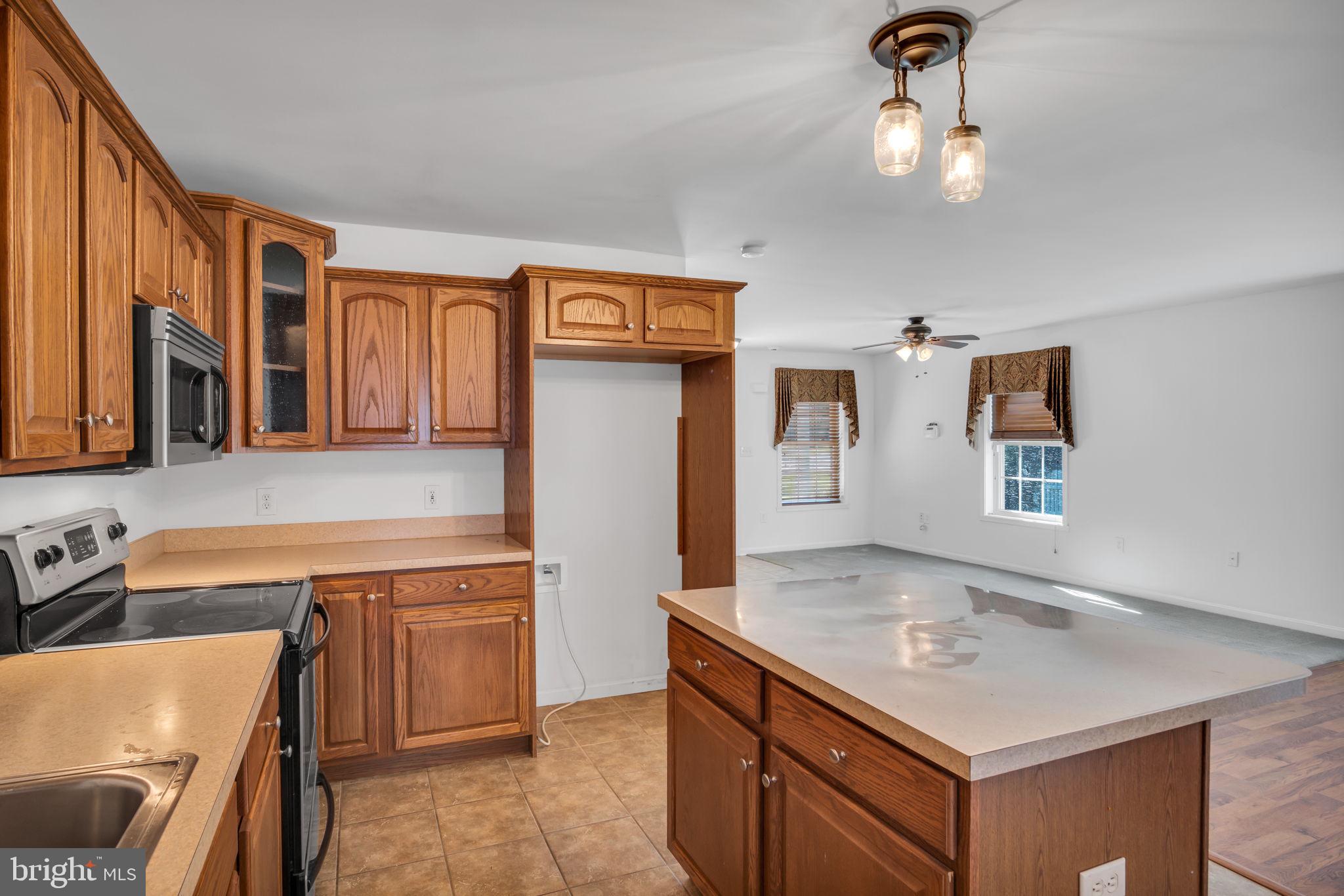 MEETING HOUSE HEIGHTS - Residential