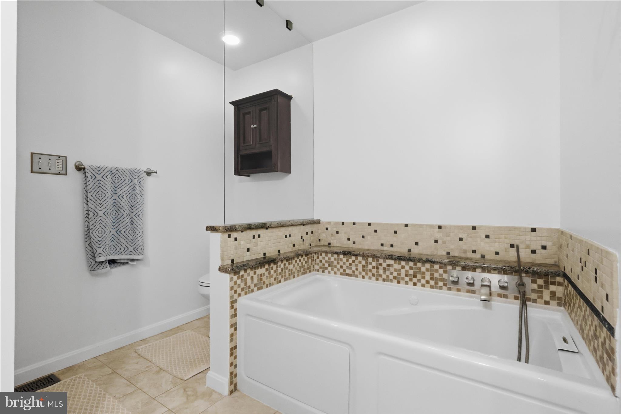 FAIRWAY MEADOWS - Residential