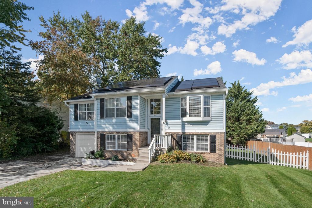 Photo of 404 Taney Drive, TANEYTOWN, MD 21787 (MLS # MDCR2032422)