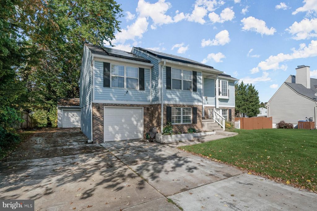 Photo of 404 Taney Drive, TANEYTOWN, MD 21787 (MLS # MDCR2032422)