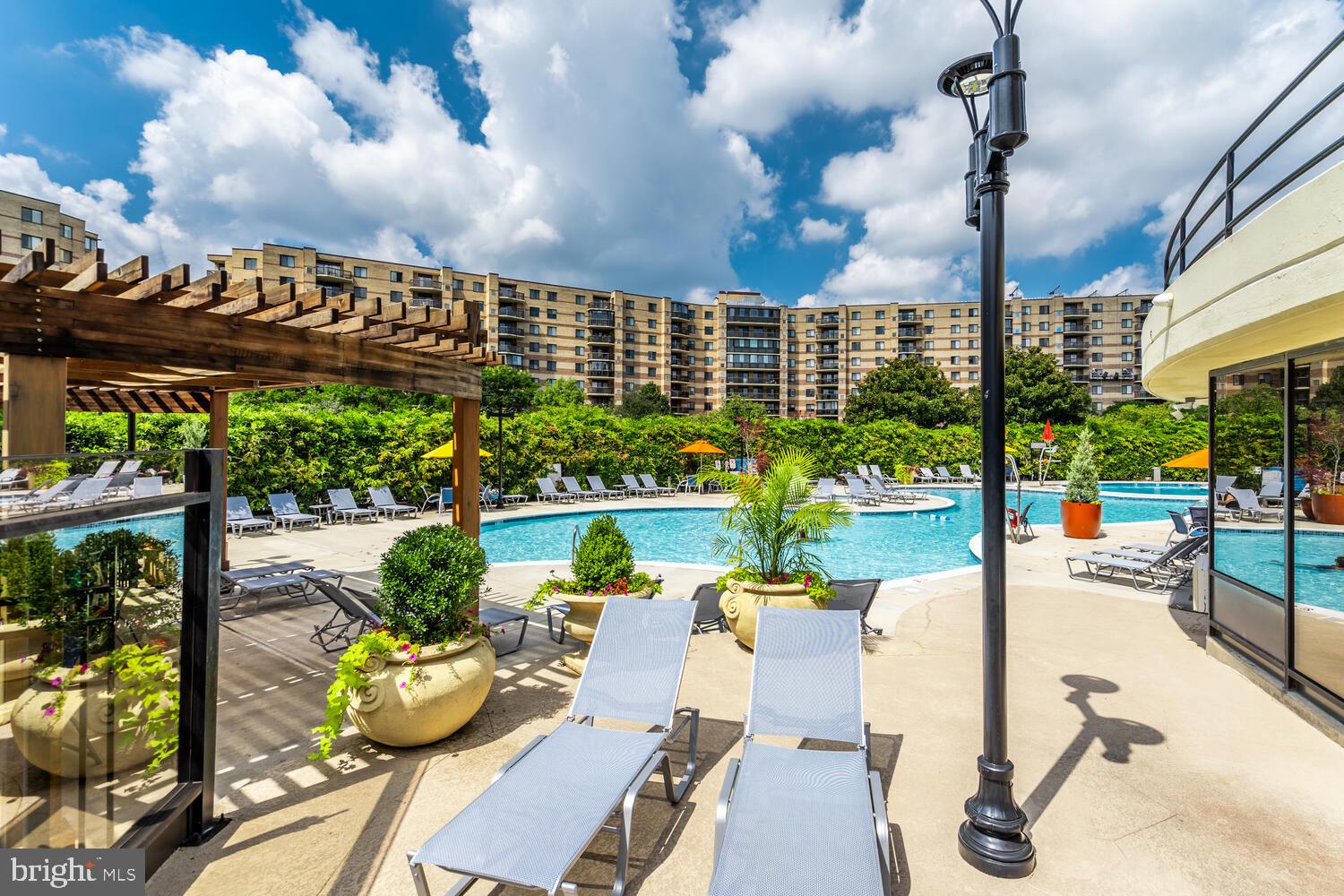 ROTONDA - Residential Lease