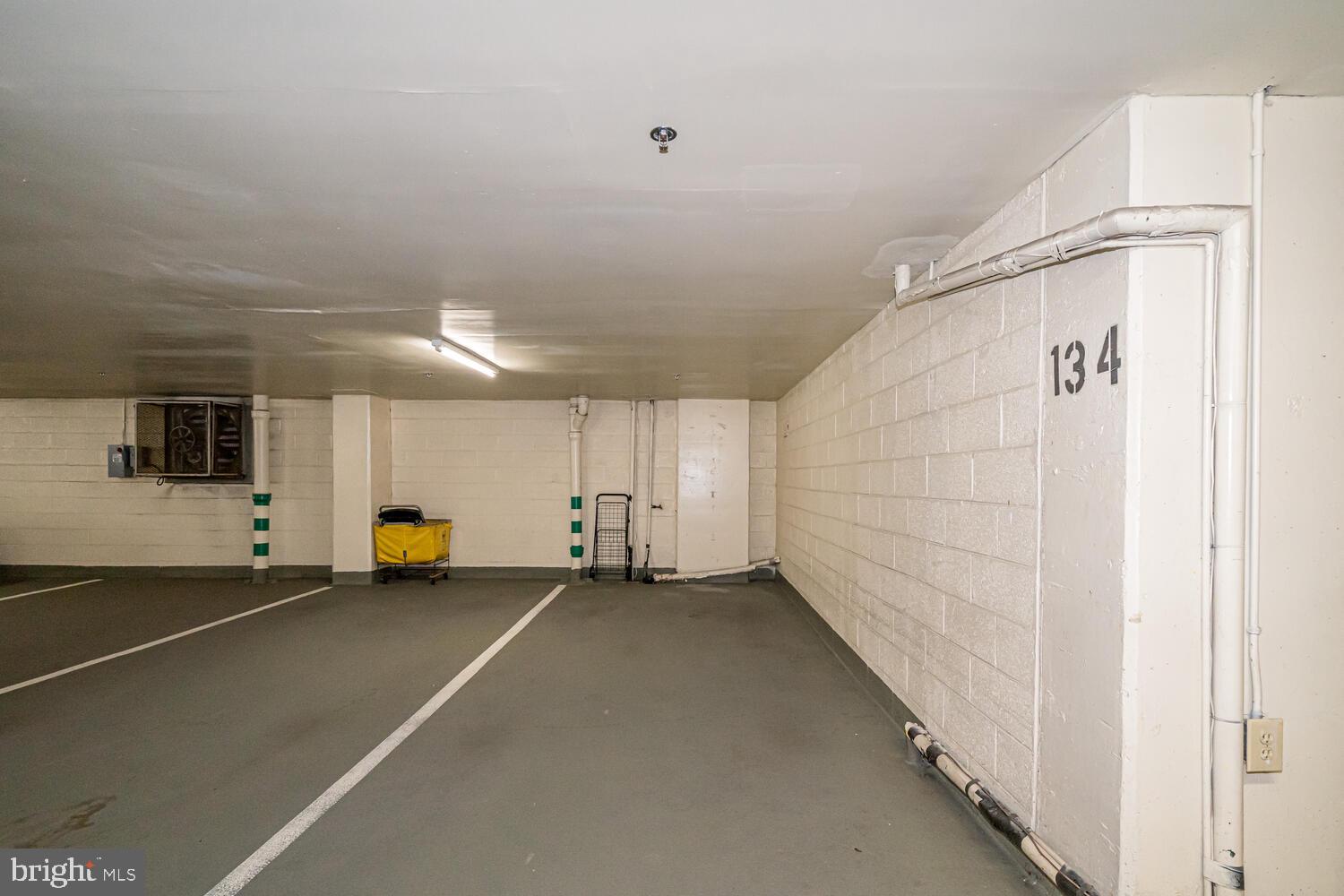 ROTONDA - Residential Lease