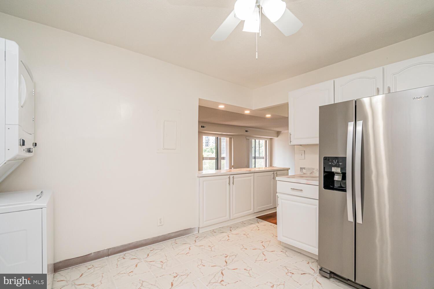 ROTONDA - Residential Lease