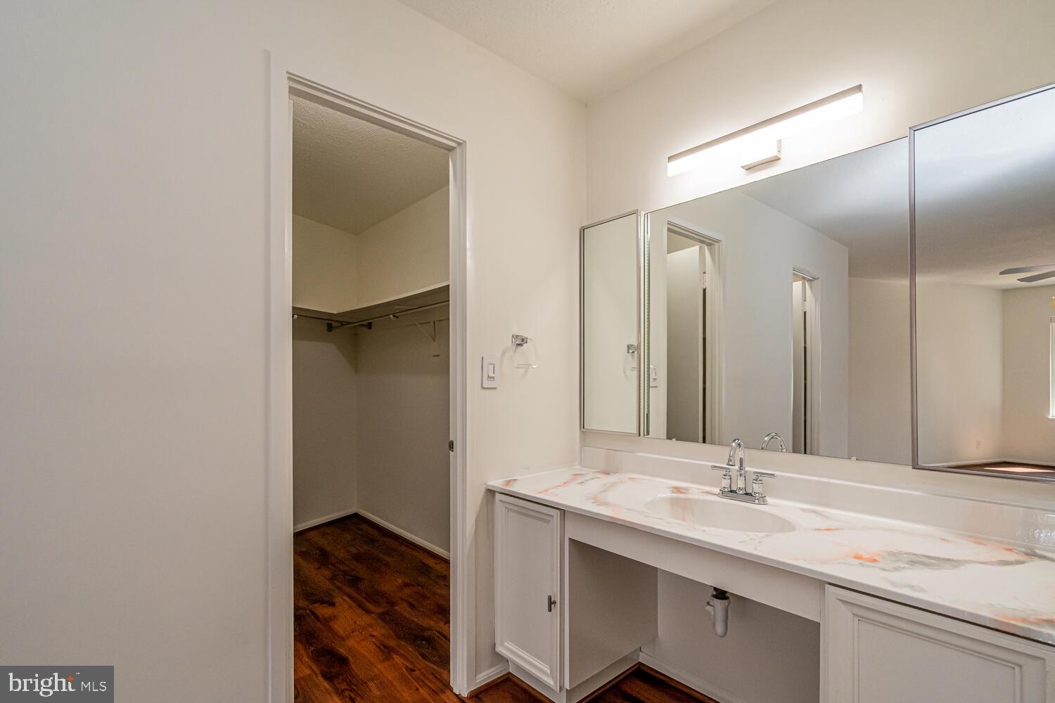 ROTONDA - Residential Lease