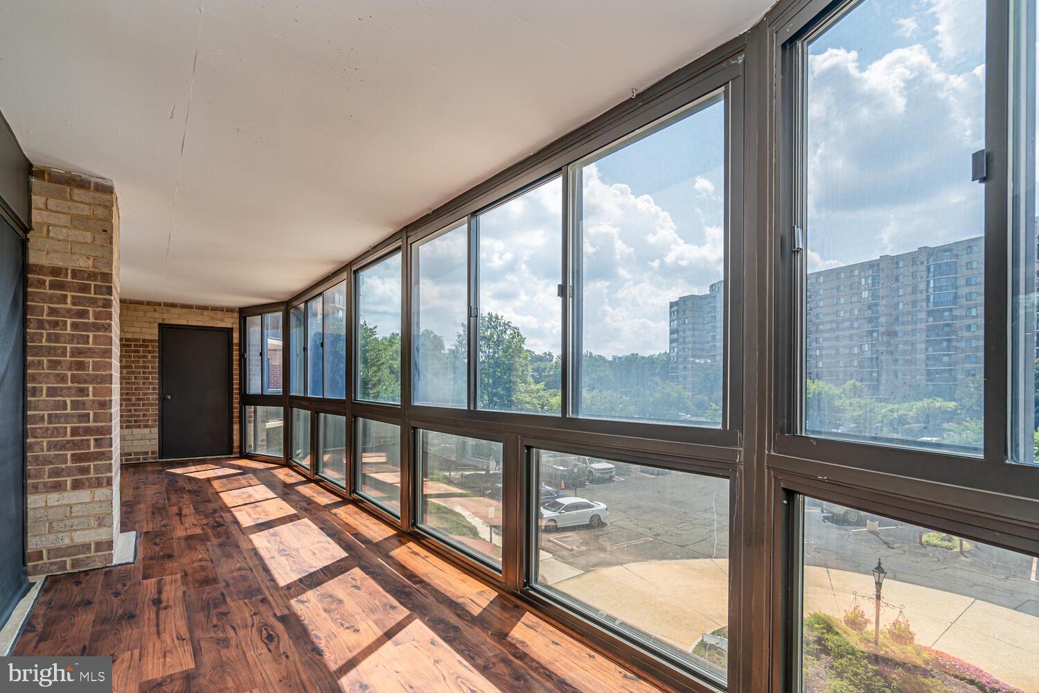 ROTONDA - Residential Lease