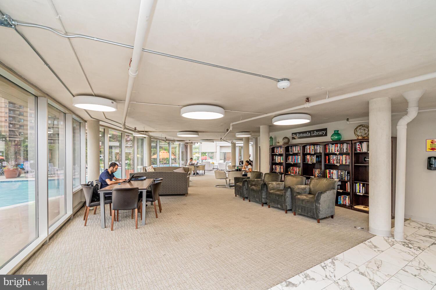 ROTONDA - Residential Lease