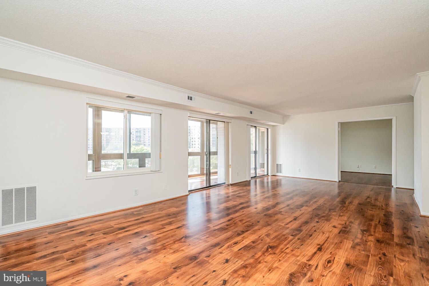 ROTONDA - Residential Lease