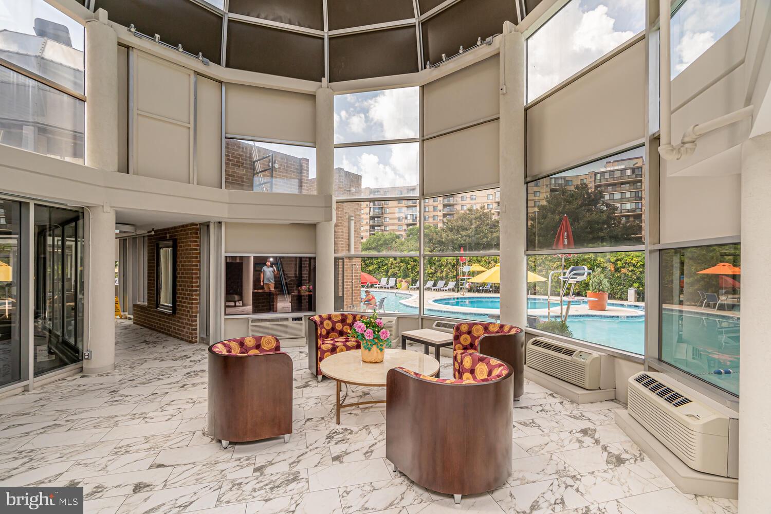 ROTONDA - Residential Lease