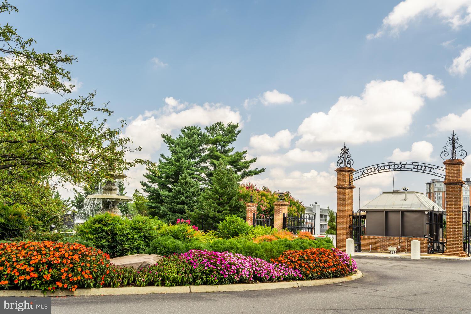 ROTONDA - Residential Lease