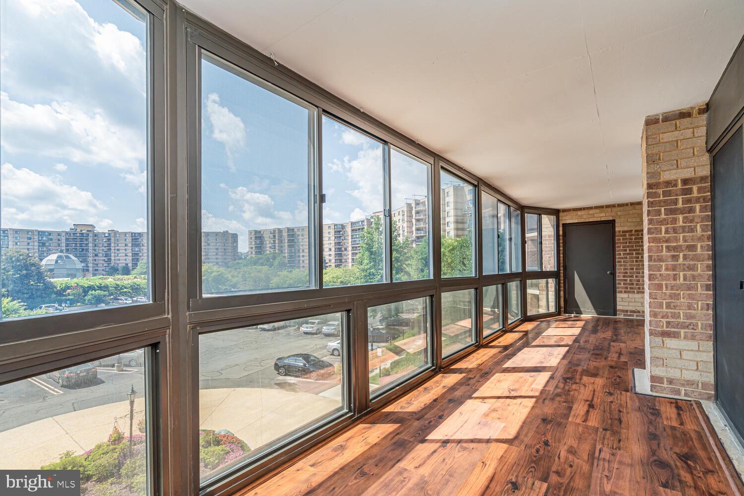 ROTONDA - Residential Lease