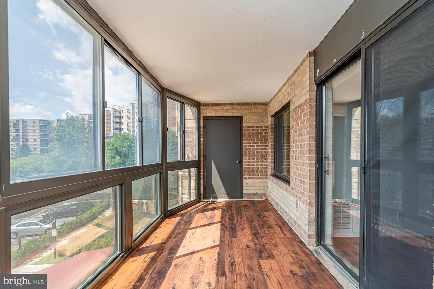 ROTONDA - Residential Lease