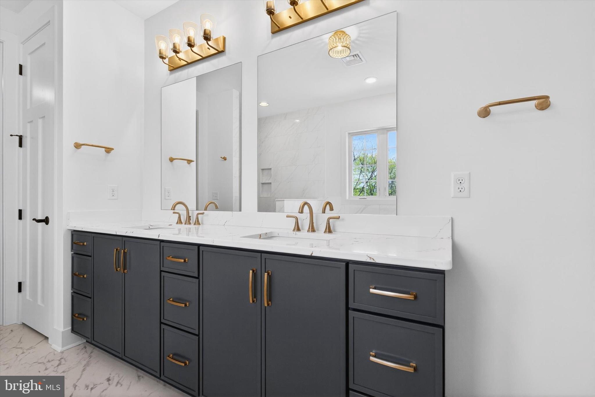 PINEHURST HILLS - Residential