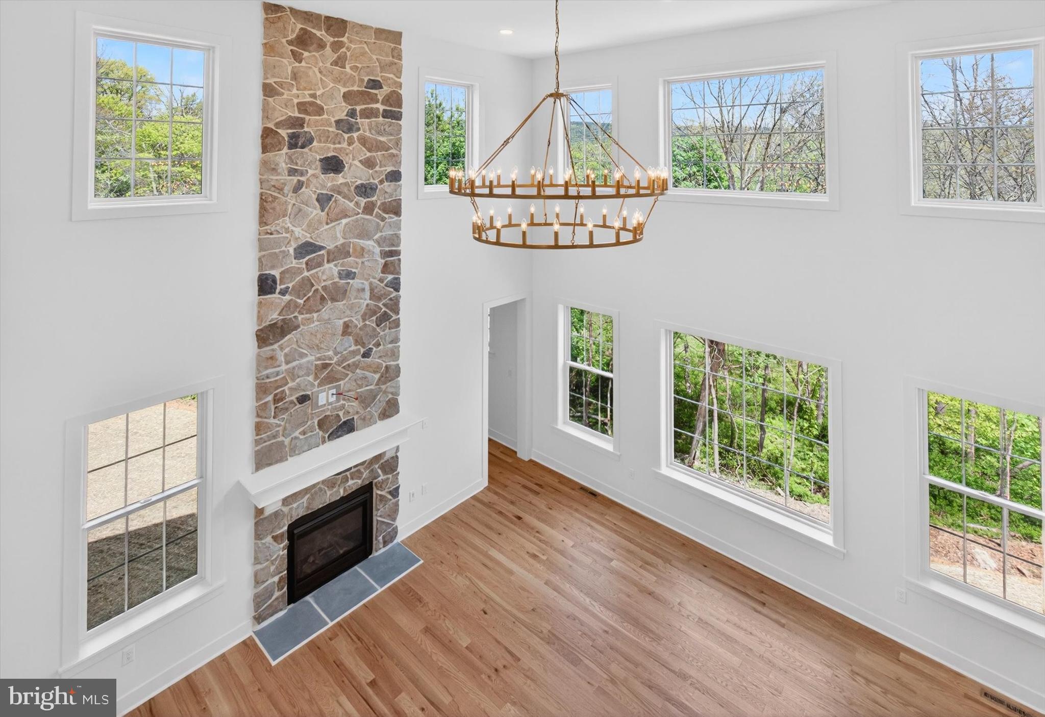 PINEHURST HILLS - Residential