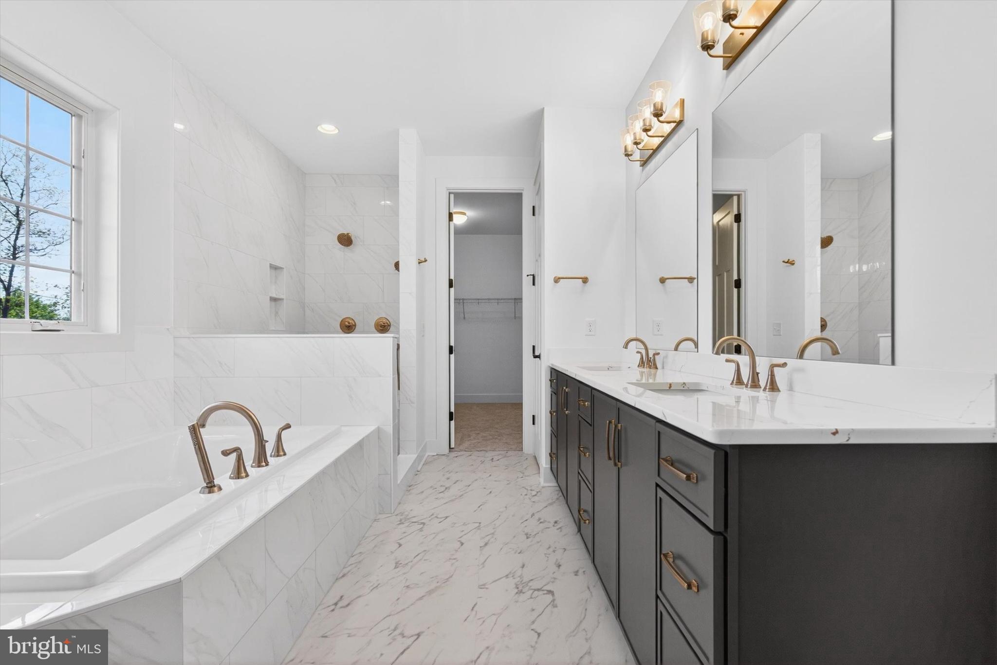 PINEHURST HILLS - Residential