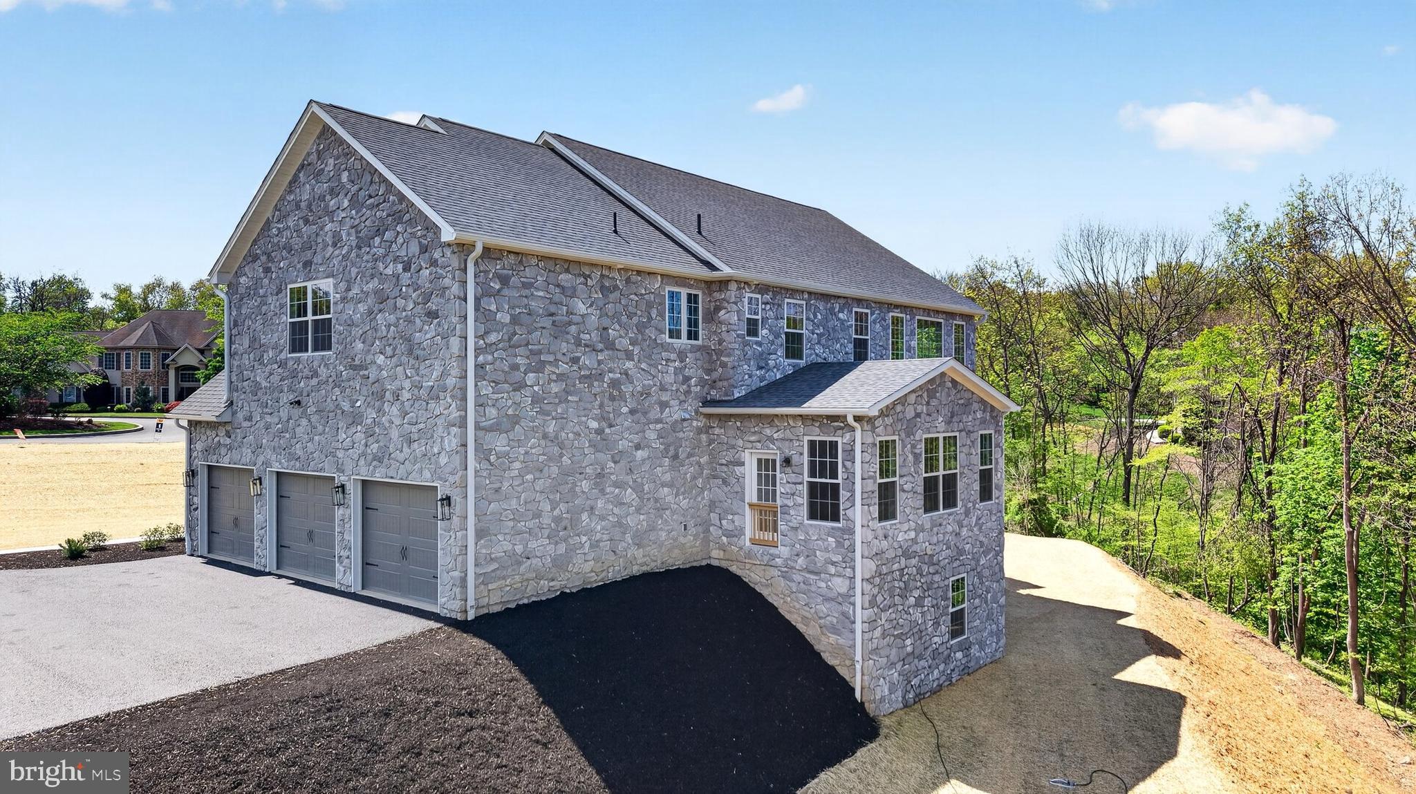 PINEHURST HILLS - Residential
