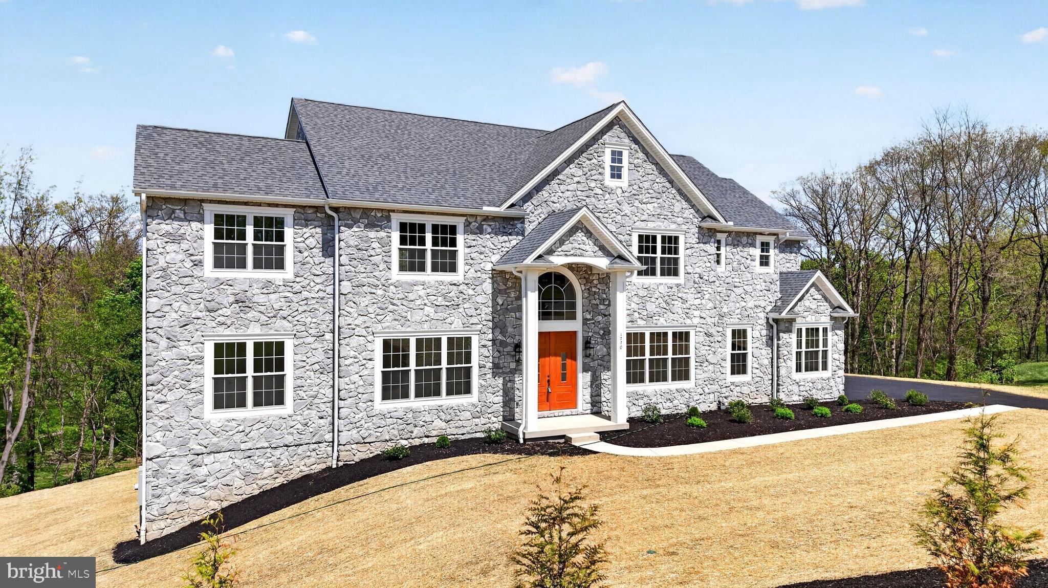 PINEHURST HILLS - Residential