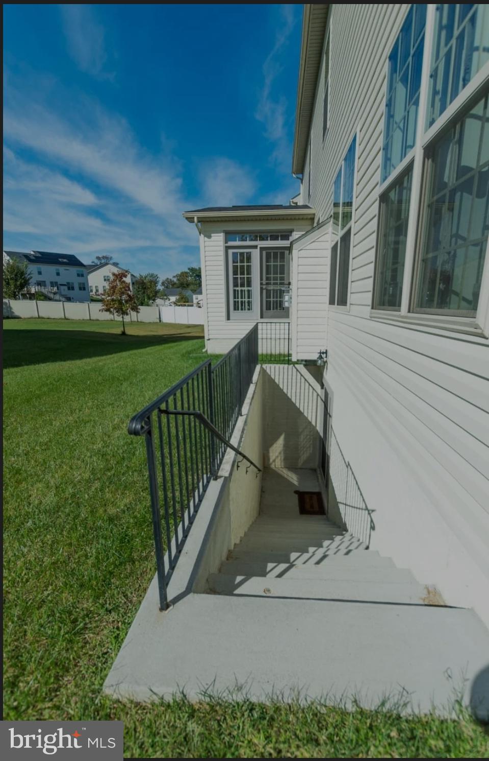 WOODMORE TOWNE CENTRE - Residential Lease