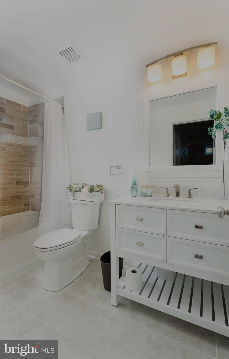 WOODMORE TOWNE CENTRE - Residential Lease