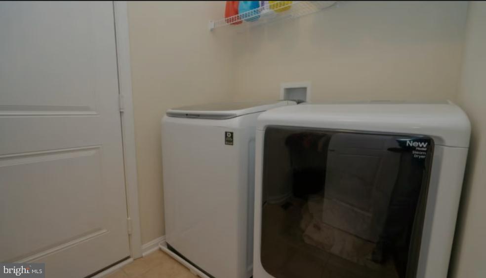 WOODMORE TOWNE CENTRE - Residential Lease