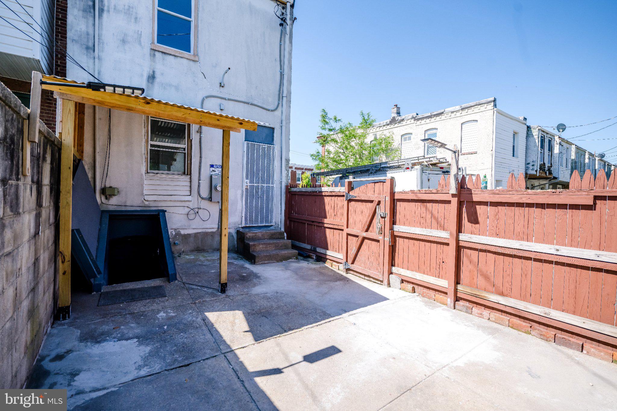 EAST BALTIMORE MIDWAY - Residential
