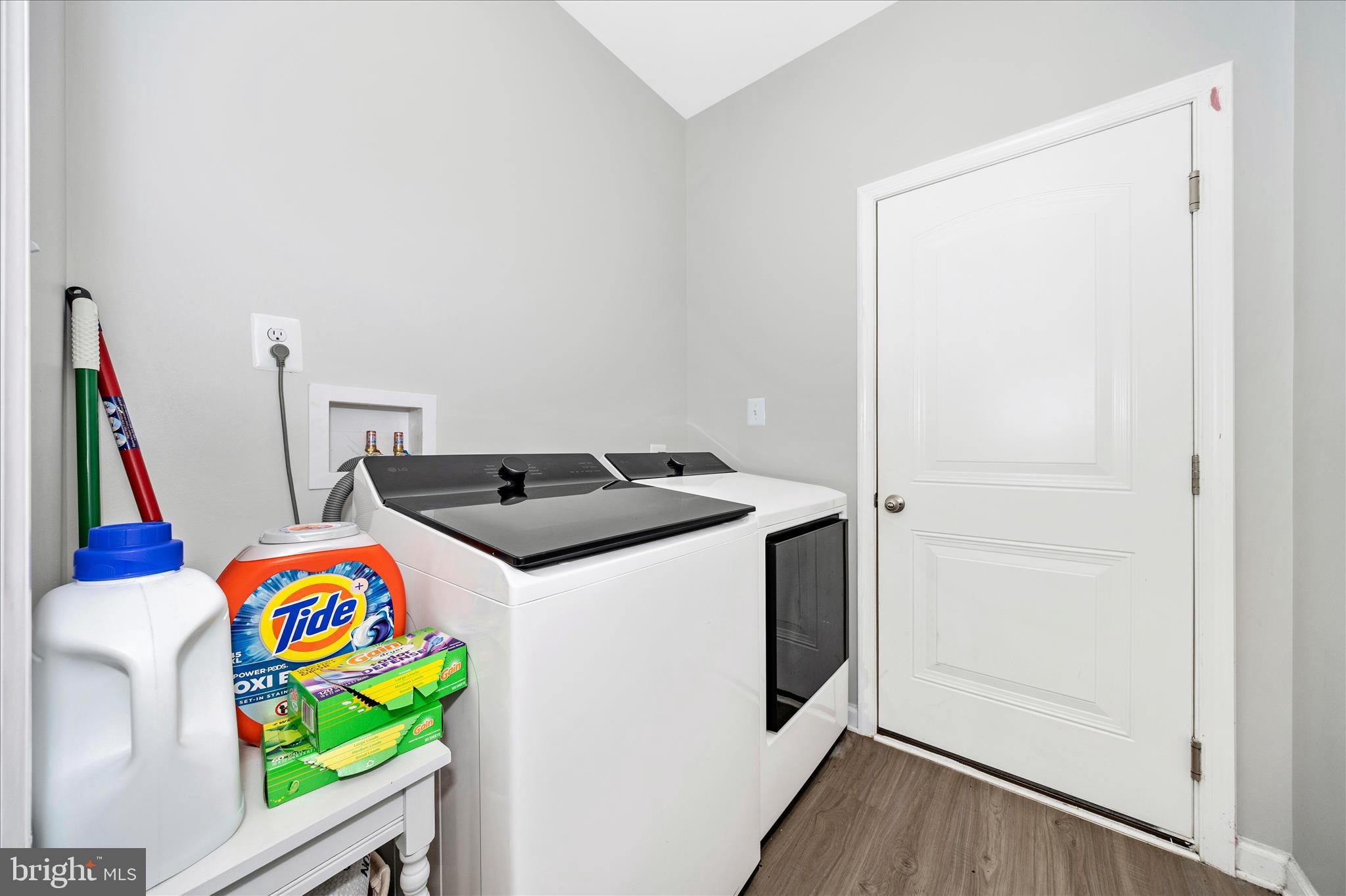 BROOKFIELD - Residential