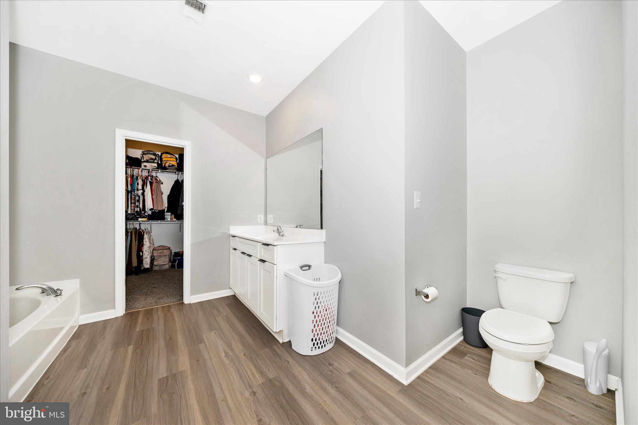 BROOKFIELD - Residential