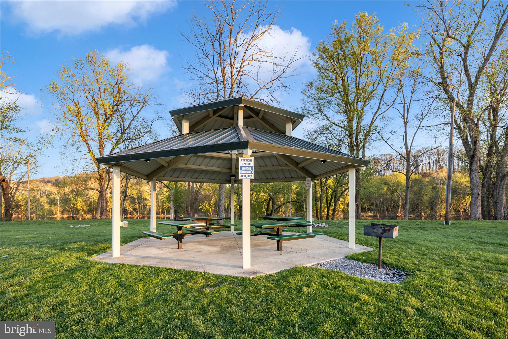 BROOKFIELD - Residential