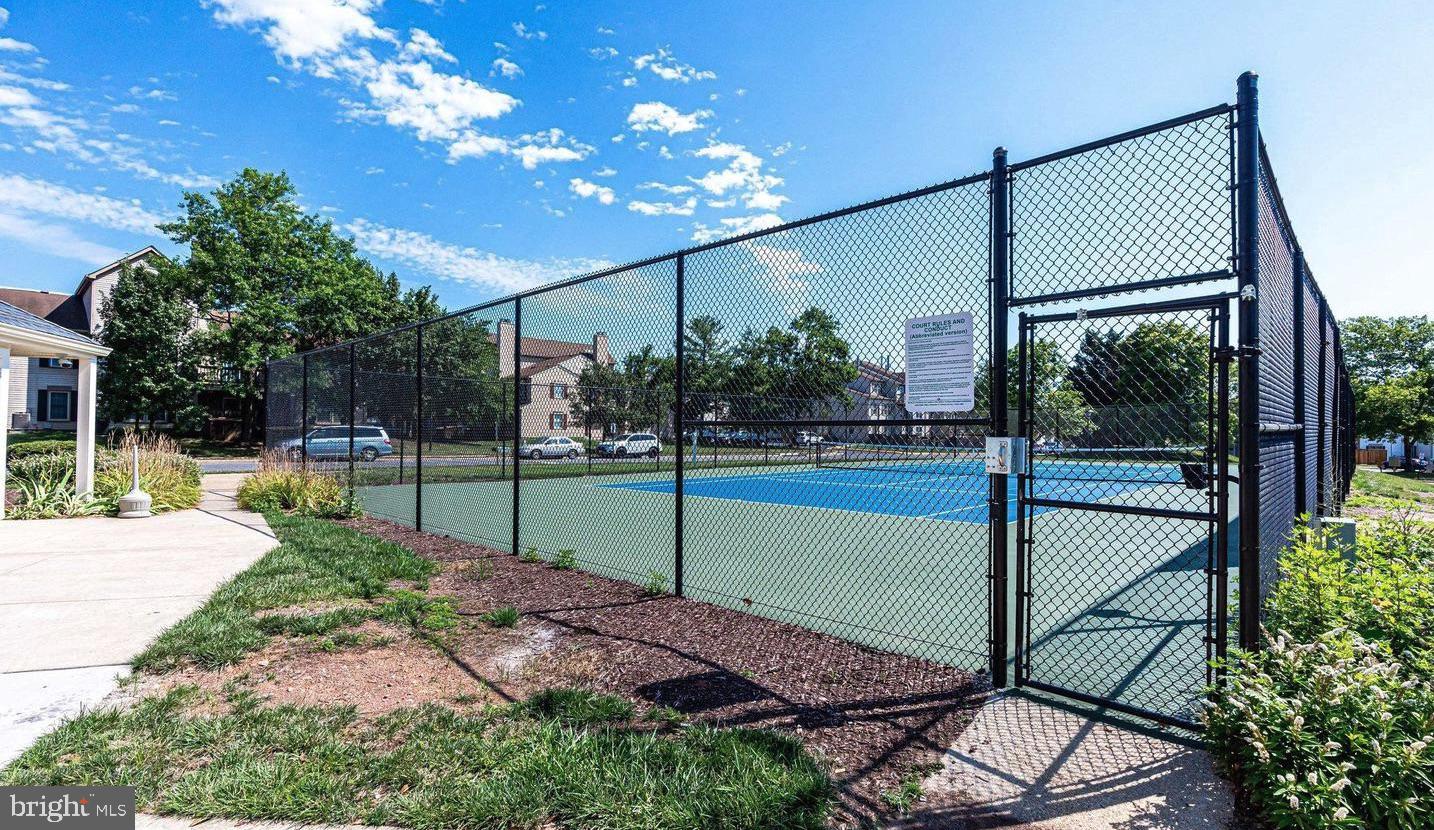 STONINGTON CONDOMINIUMS - Residential