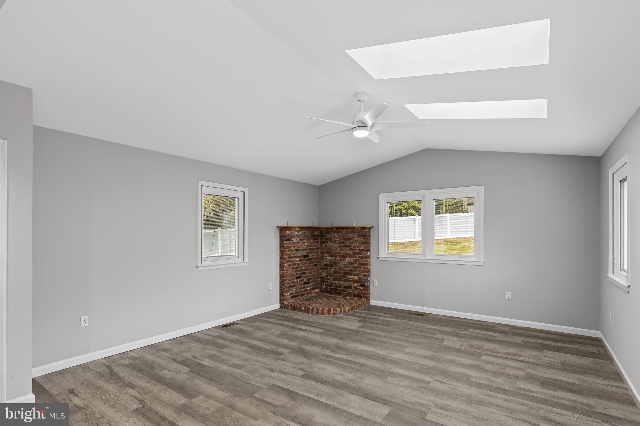 ANDORICK ACRES - Residential