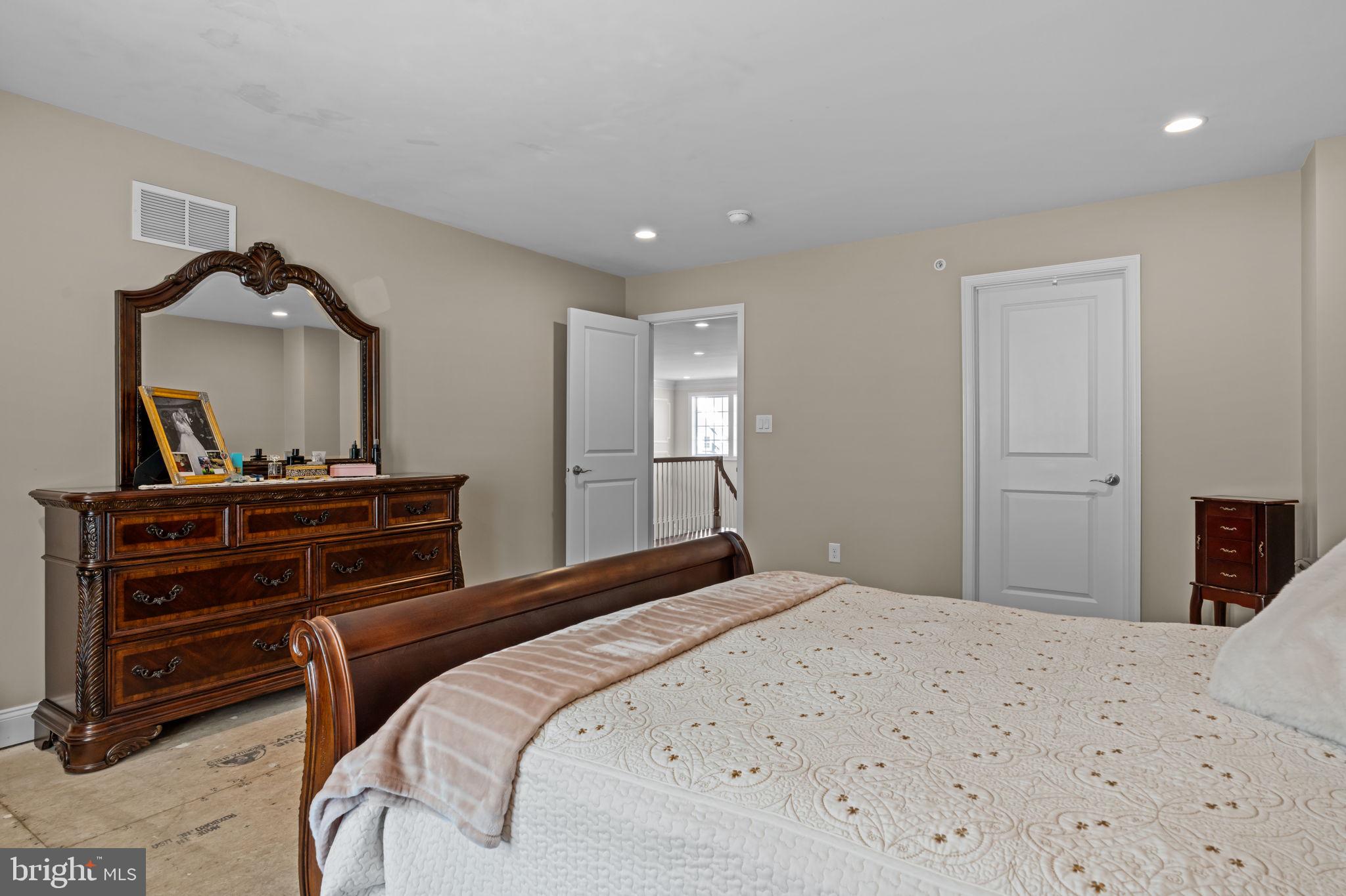 REGENCY AT YARDLEY - Residential