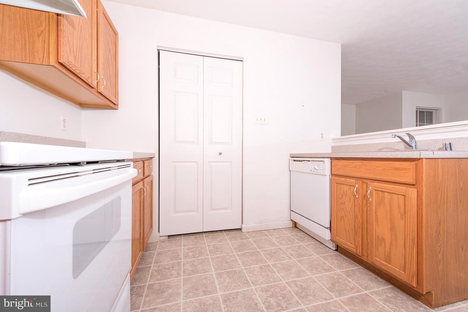 FIELDS - Residential Lease